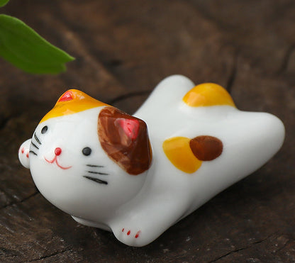 Gohobi Ceramic Front Lying Cat Chopstick Rest