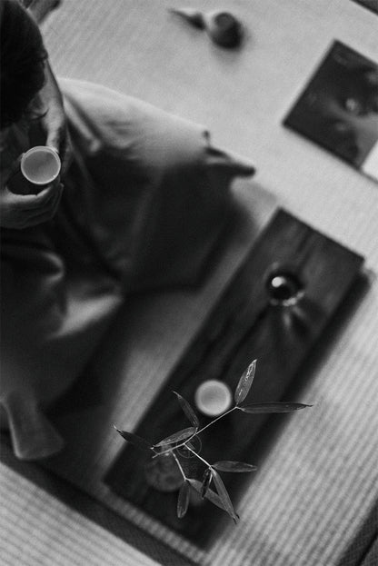 Plateau de service en bois de santal noir de style japonais Gohobi Wabi-Sabi 011