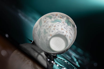 [清本源 x Gohobi Gallery] Inner-Molded Double Dragon Motif · Blue-and-White Doucai with Gilding · “Golden Branch & Jade Leaf” Bell-Shaped Cup