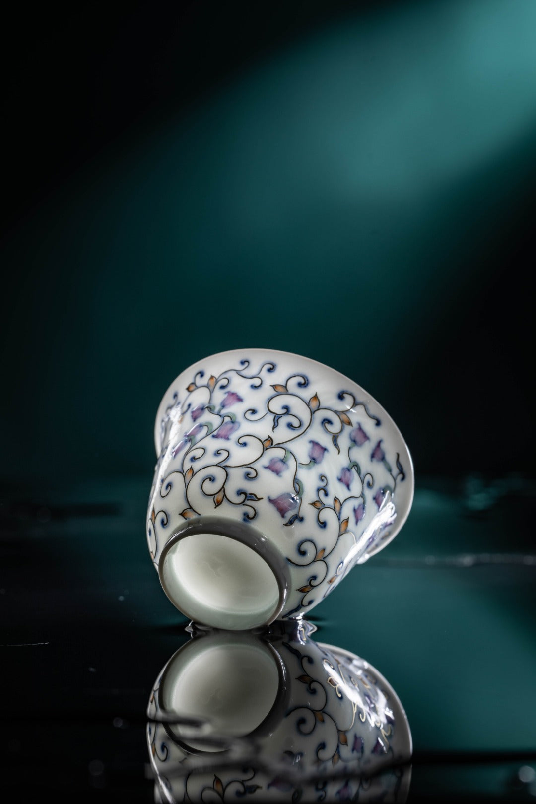 [清本源 x Gohobi Gallery] Inner-Molded Double Phoenix Motif · Blue-and-White Doucai with Gilding · “Golden Stem & Lily of the Valley” Bell-Shaped Cup