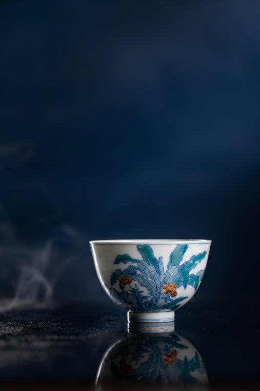 [清本源 x Gohobi Gallery] Inner-Molded Plum Blossom Pane with Scholar’s Objects · Blue-and-White & Doucai Plantain Pattern · Chicken-Heart Cup