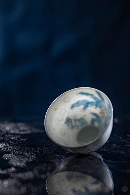 [清本源 x Gohobi Gallery] Inner-Molded Plum Blossom Pane with Scholar’s Objects · Blue-and-White & Doucai Plantain Pattern · Chicken-Heart Cup