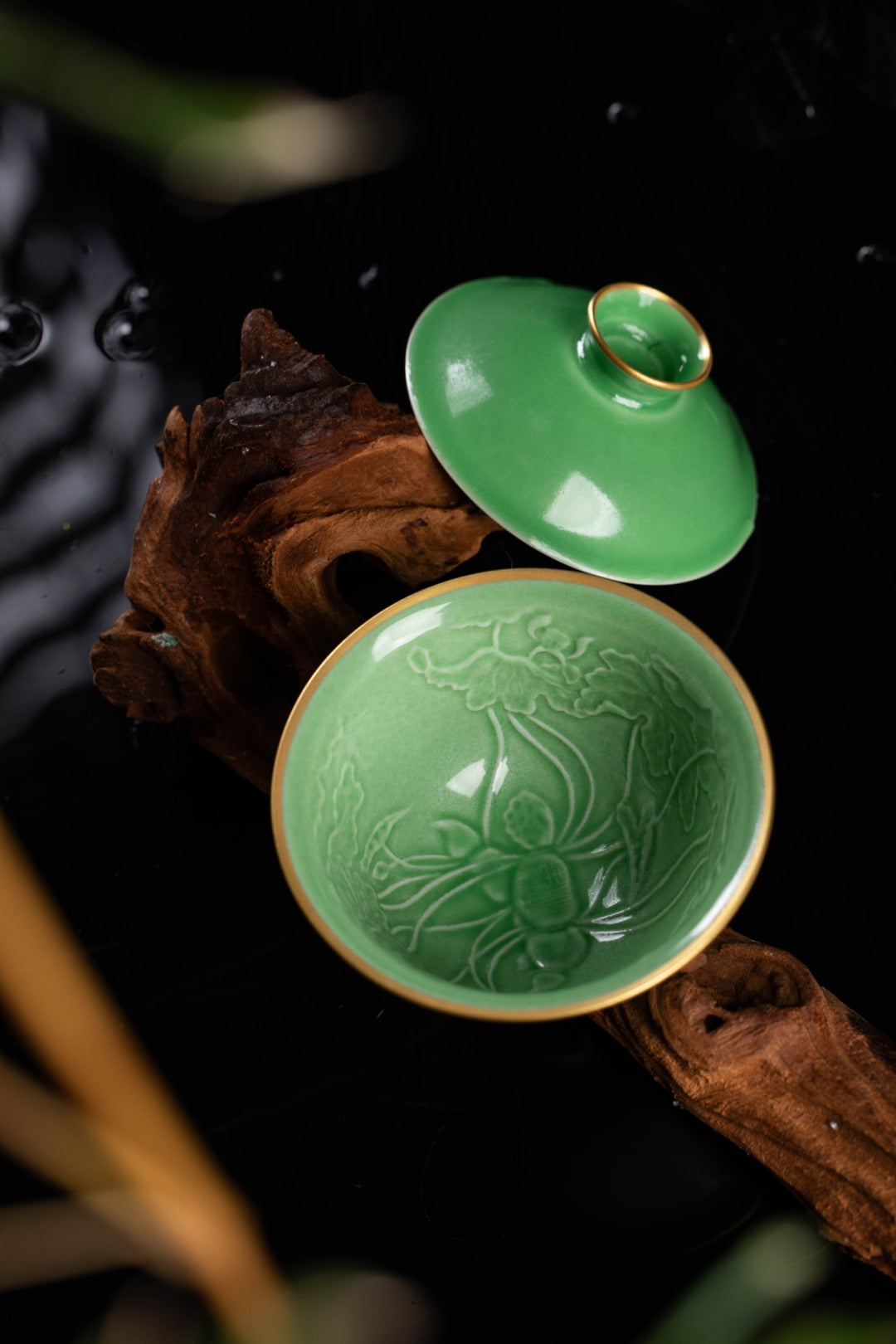[清本源 x Gohobi Gallery] Inner-Molded Lotus Motif · Green Glaze Gaiwan