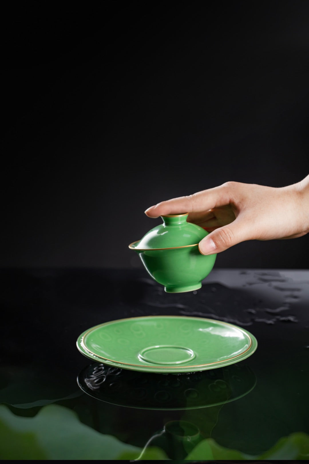 [清本源 x Gohobi Gallery] Inner-Molded Lotus Motif · Green Glaze Gaiwan