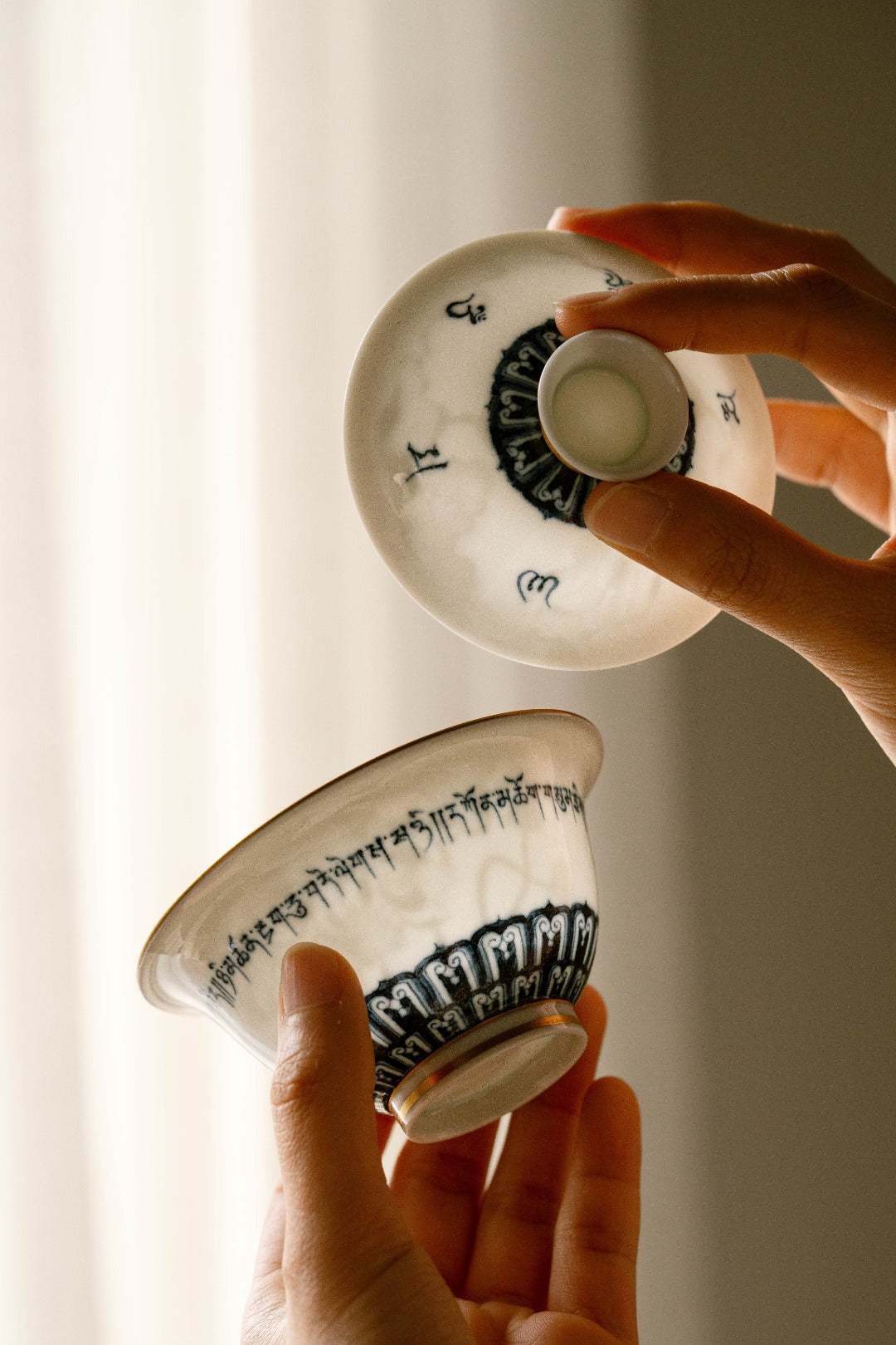 [清本源 x Gohobi Gallery] Gaiwan Lotus précieux bleu sur bleu à motif double dragon