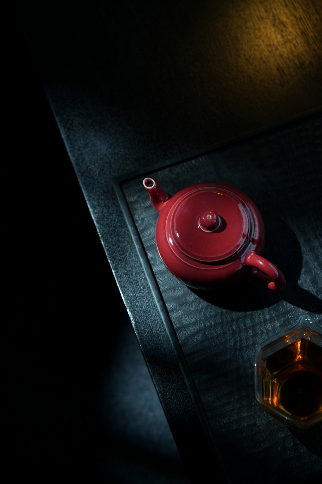 [清本源 x Gohobi Gallery] Red Glazed Teapot with Round Knob and Reclining Foot (210ml)