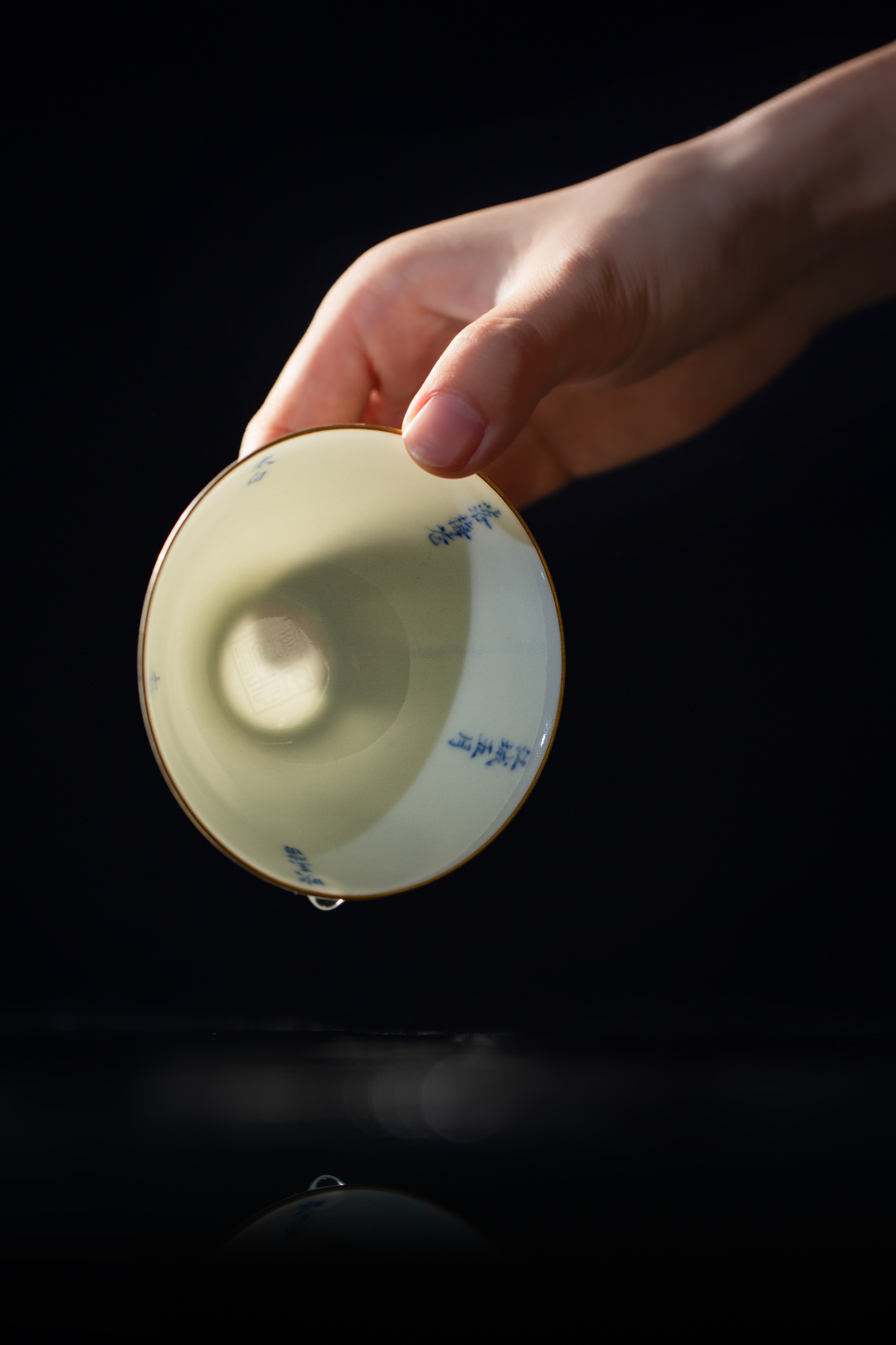 [清本源 x Gohobi Gallery] Thin-Body Blue & White Douli Cup with Inner-Impressed Li Bai Poetry Design (100ml)