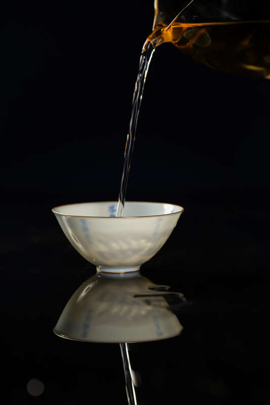 [清本源 x Gohobi Gallery] Thin-Body Blue & White Douli Cup with Inner-Impressed Li Bai Poetry Design (100ml)