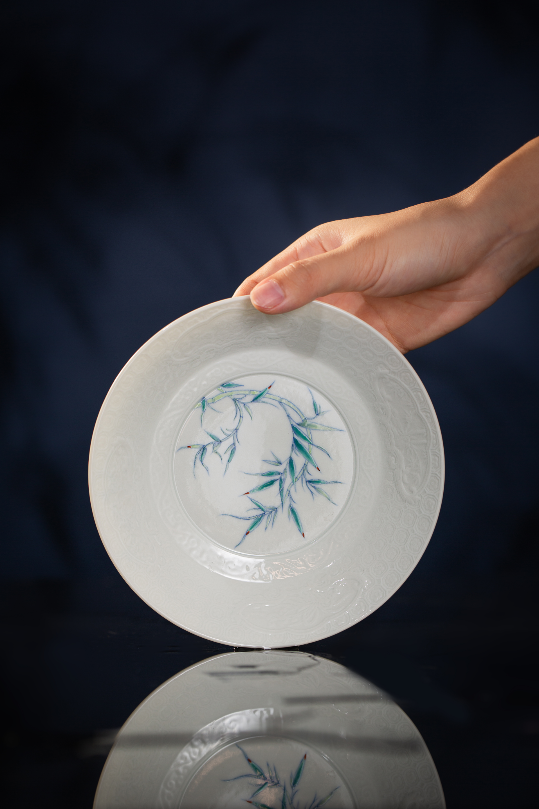 [清本源 x Gohobi Gallery] Doucai Tea Tray with Inner-Impressed Brocade Pattern and Bamboo & Rock Motif