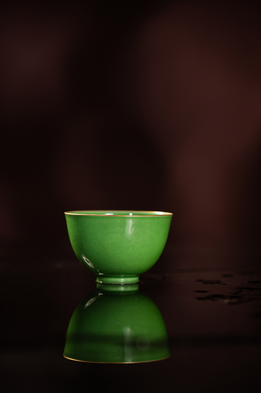 [清本源 x Gohobi Gallery] Thin-Body Green Glazed Chicken-Heart Cup with Inner-Impressed Ice Plum Window Design (110ml)