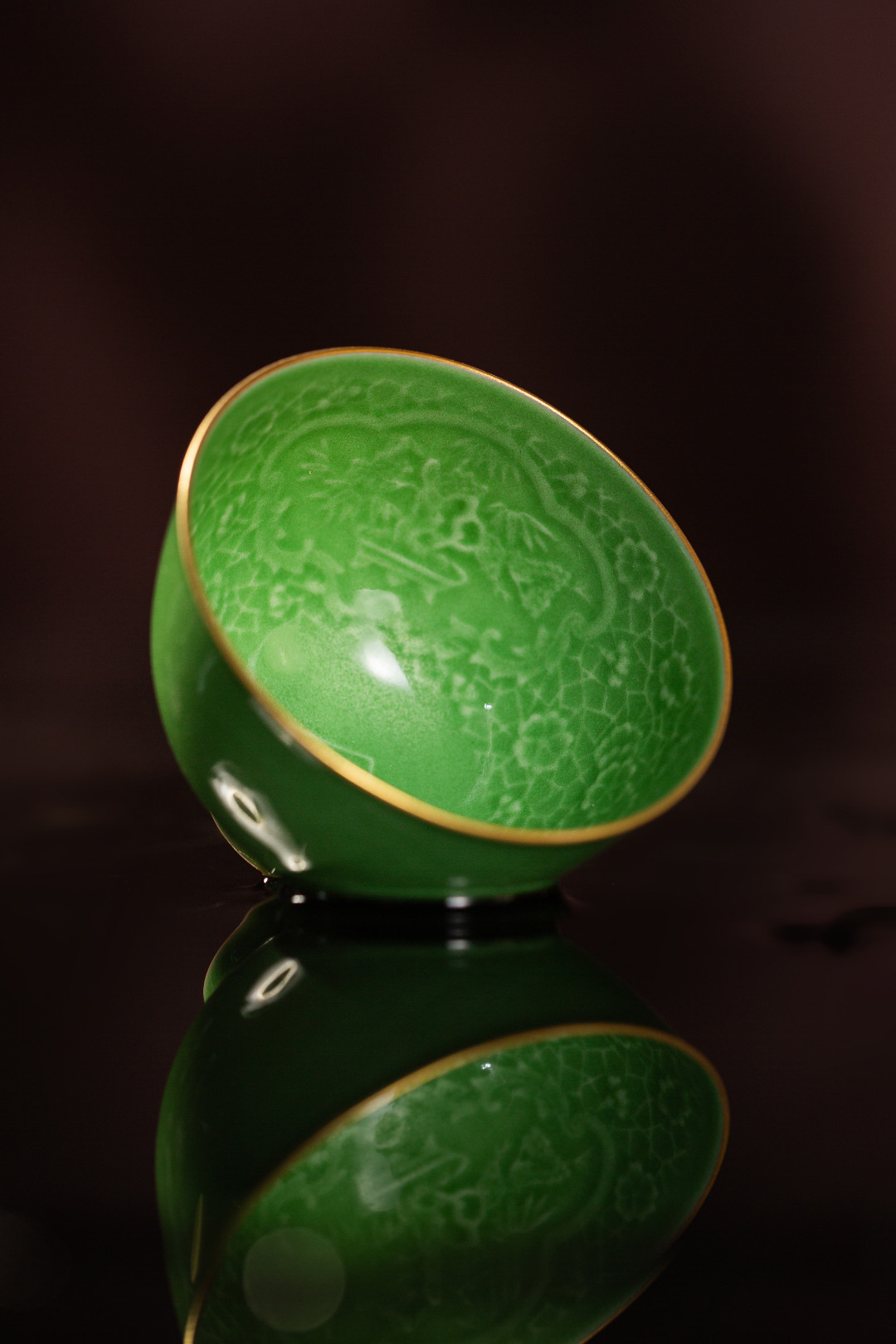 [清本源 x Gohobi Gallery] Thin-Body Green Glazed Chicken-Heart Cup with Inner-Impressed Ice Plum Window Design (110ml)