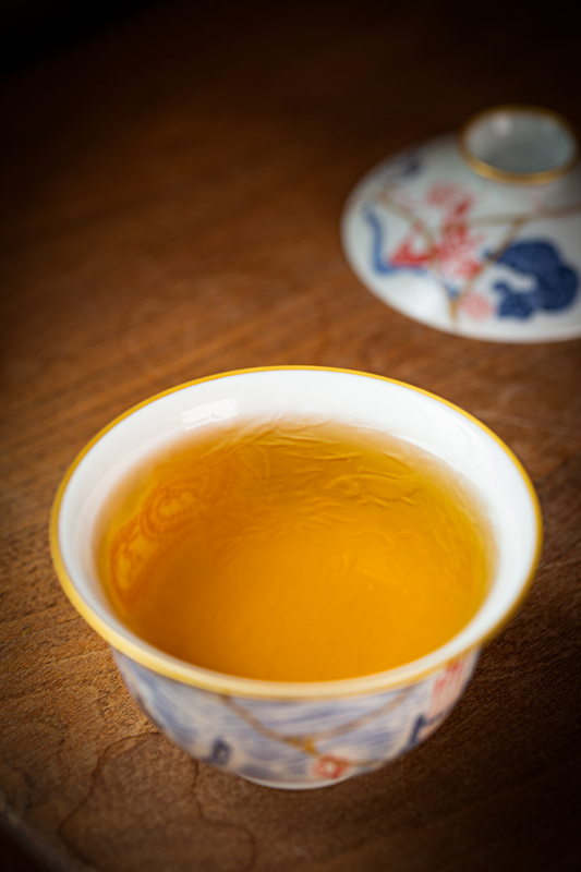 [清本源 x Gohobi Gallery] Thin-Body Gaiwan with Inner-Impressed Rubbing Print and Kintsugi Detailing – “Treasures of the Dragon Palace” Ingot Lid Form (140ml)