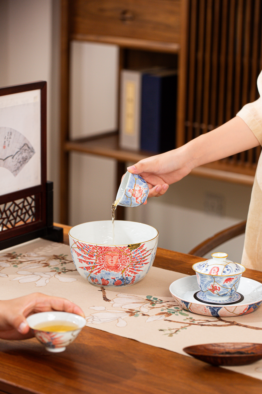 [清本源 x Gohobi Gallery] Bol fabriqué à la main à motif de poisson lotus aux neuf dragons