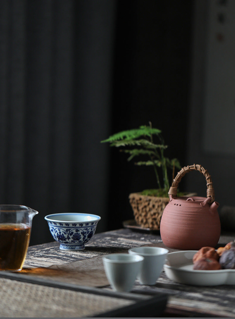 Gohobi Hand-painted Wood-fired Blue and White Yongle Hand-pressed Tea Cup