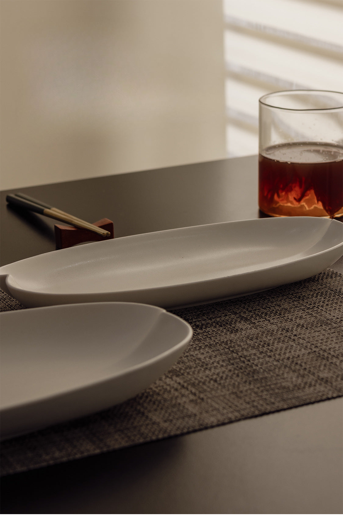 Gohobi Painted Matte Long Kwai Kou Plate