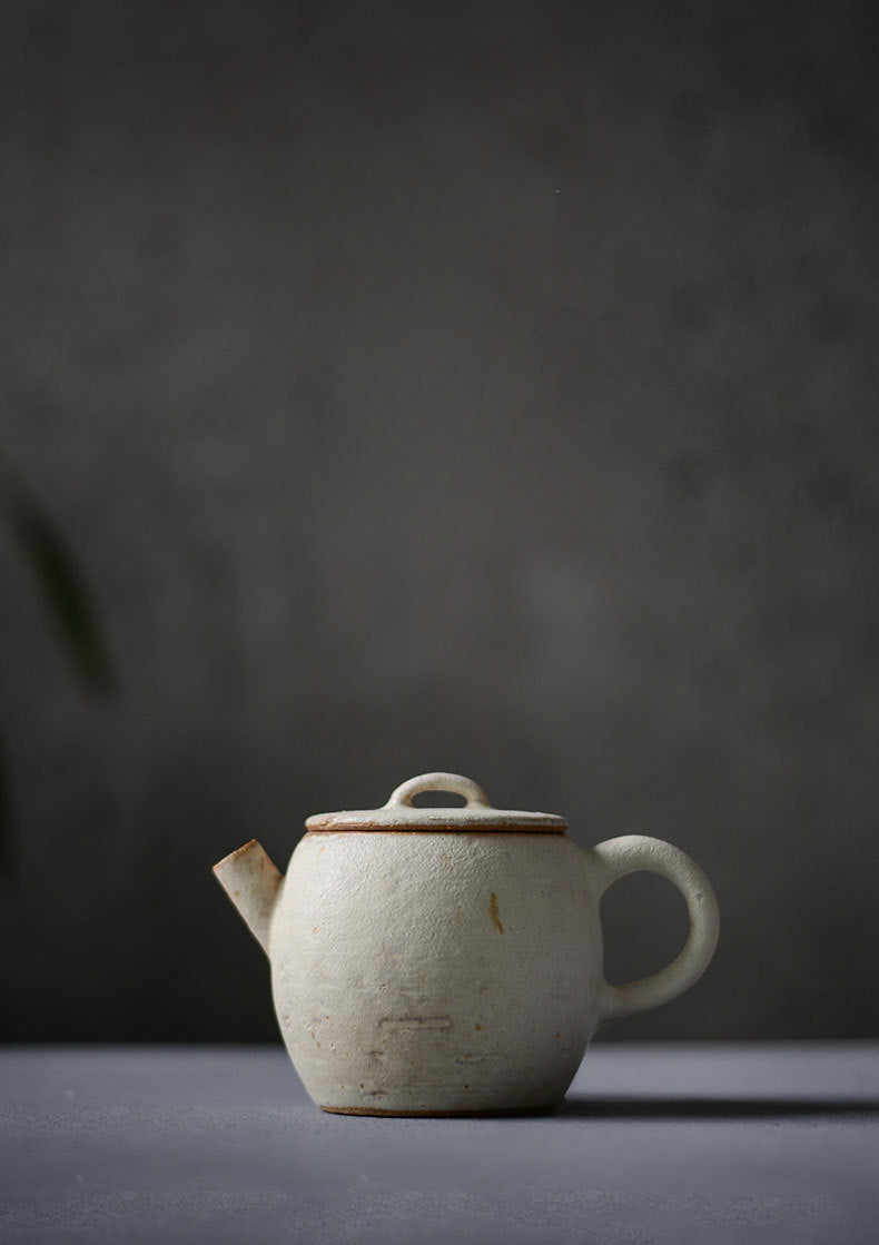 Gohobi Handmade Pulverised Kohiki White Teapots