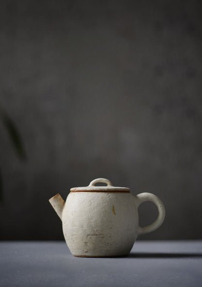 Gohobi Handmade Pulverised Kohiki White Teapots