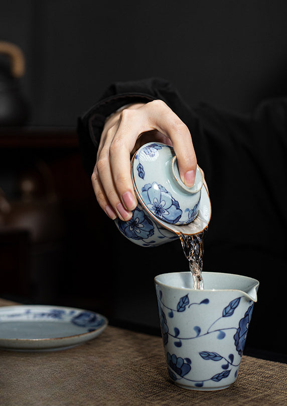 Gohobi Blue and White Lotus Large Size Gaiwan with Tray