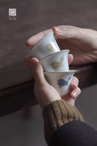 [賦山敘 x Gohobi] Hand-Painted “Playful Guardian Lion” Teacup Set – Set of 3 Gilded New Chinese Style Bell-Shaped Cups
