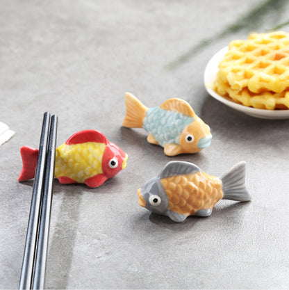 Gohobi Colourful Goldfish Chopstick Rest