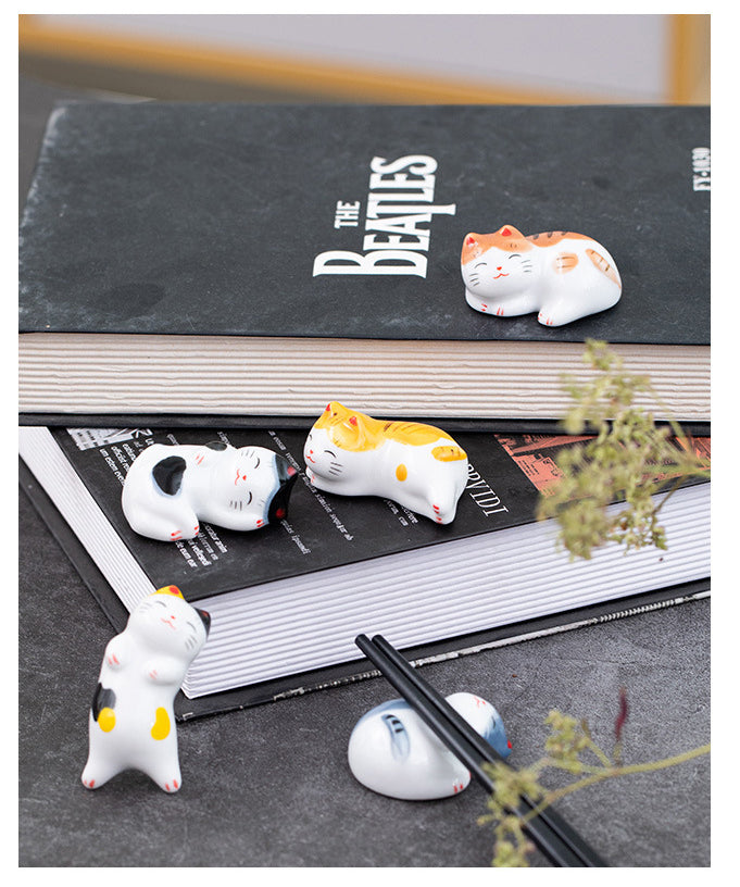 Gohobi Ceramic Lucky Cat Chopstick Rest