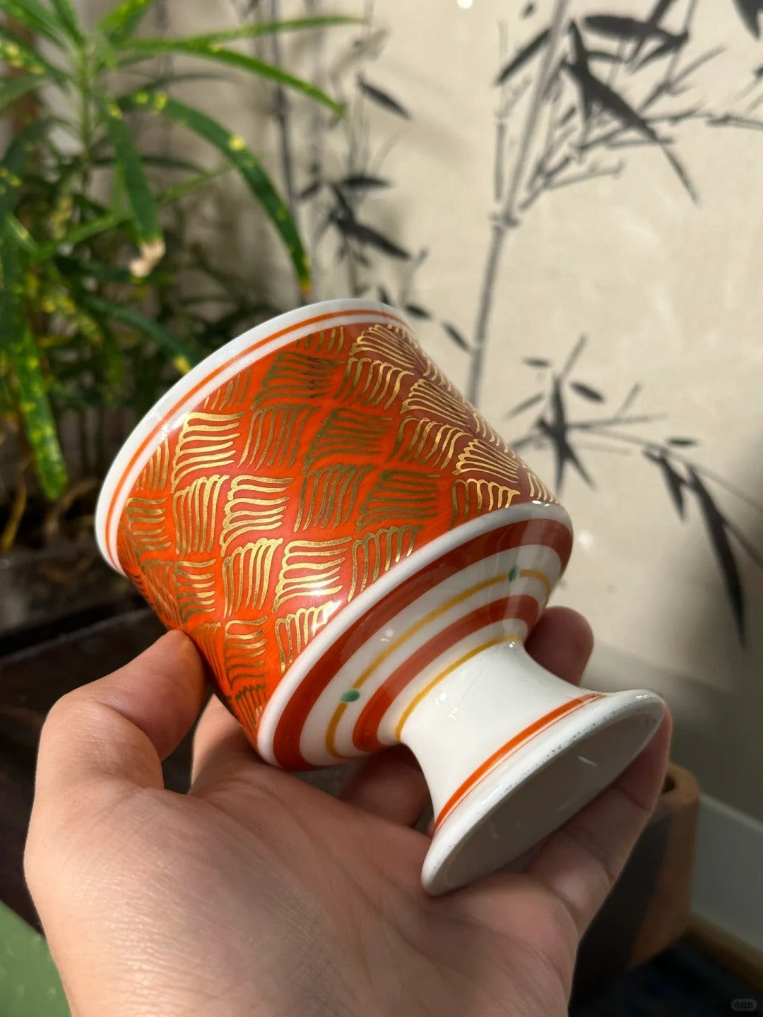 [清和堂 x Gohobi Gallery] Hand-painted Golden Waves Tea Cup with Stem