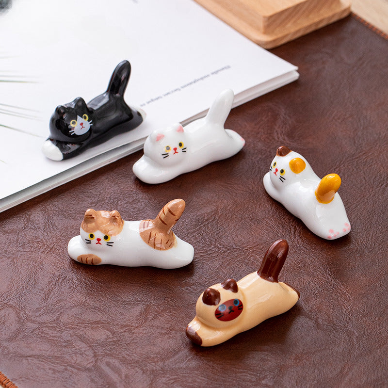 Gohobi Ceramic Lying Cat Chopstick Rest