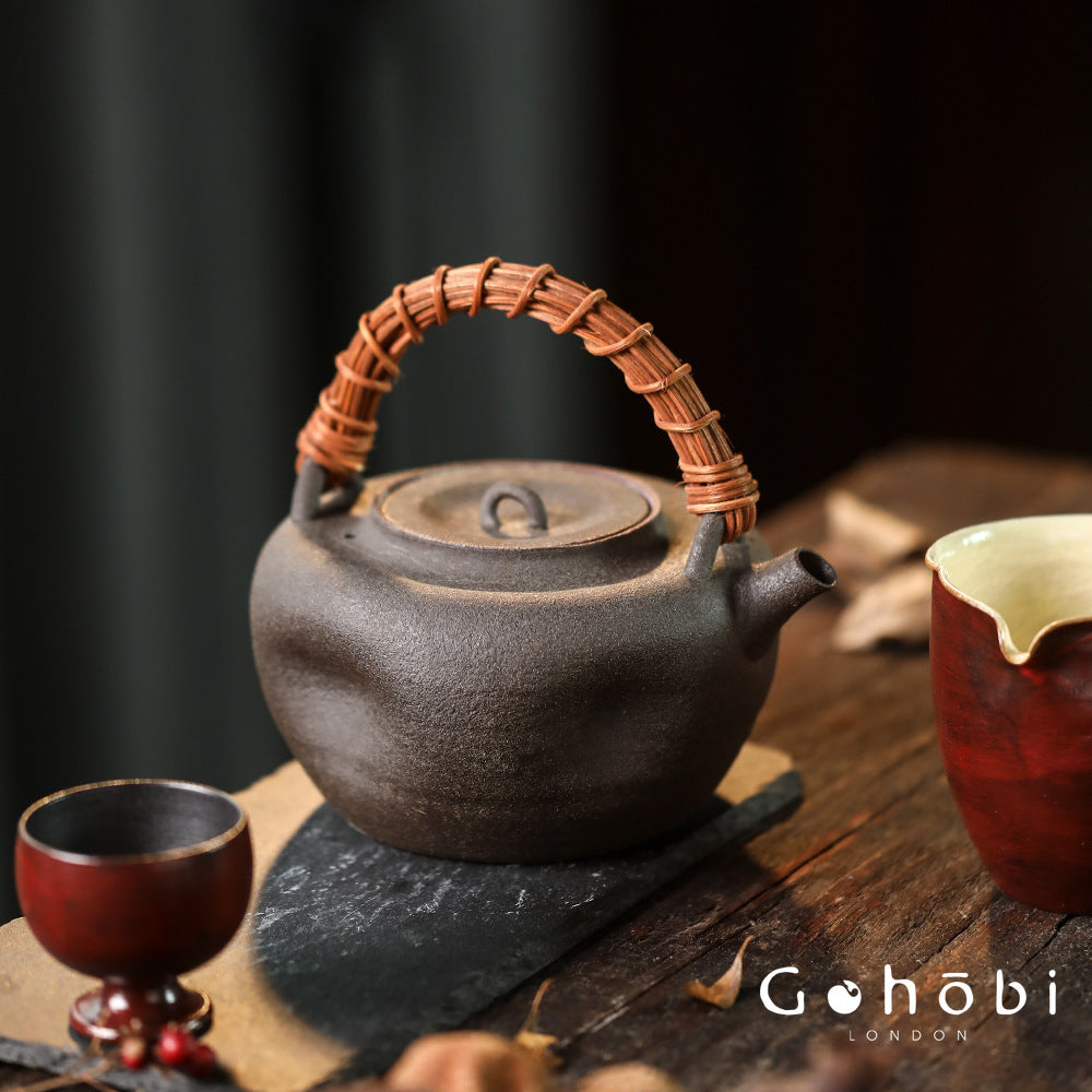 Gohobi Nanbanyaki Fireplace Teapot – Collector’s Wabi-Sabi Beam-Lifted Kettle (800ml)