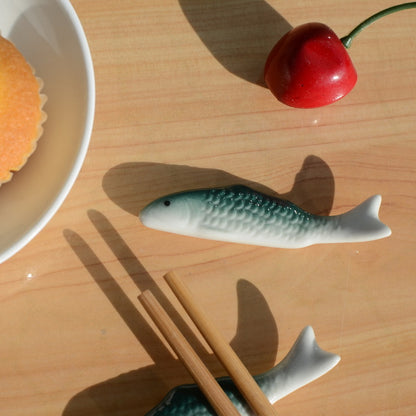 Gohobi Green Fish Chopstick Rest