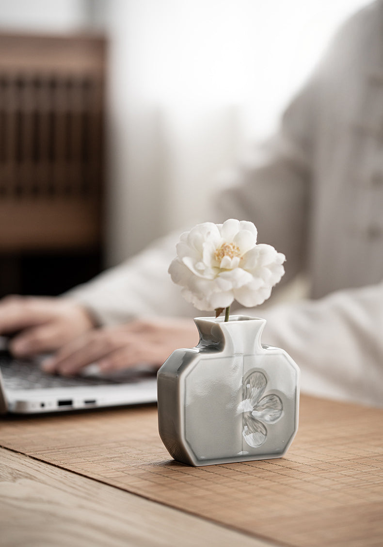 Gohobi Japanese Style Ikebana Ice Grey and Green Vase