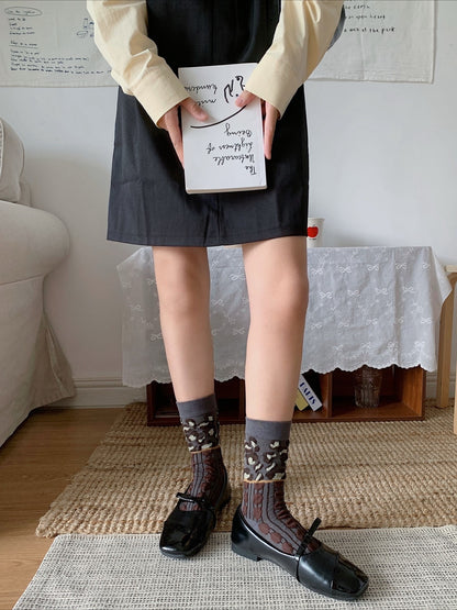 Gohobi Embossed Leopard Pattern Mid-Calf Socks