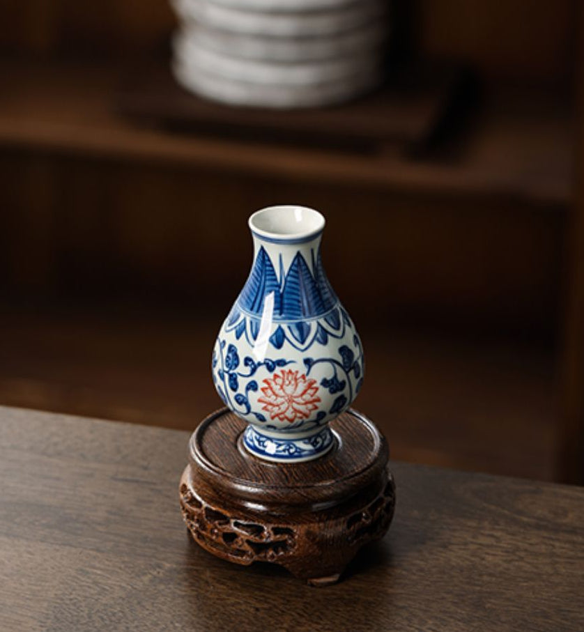 Gohobi Hand-painted Blue and White Porcelain Vase (Red Flowers)