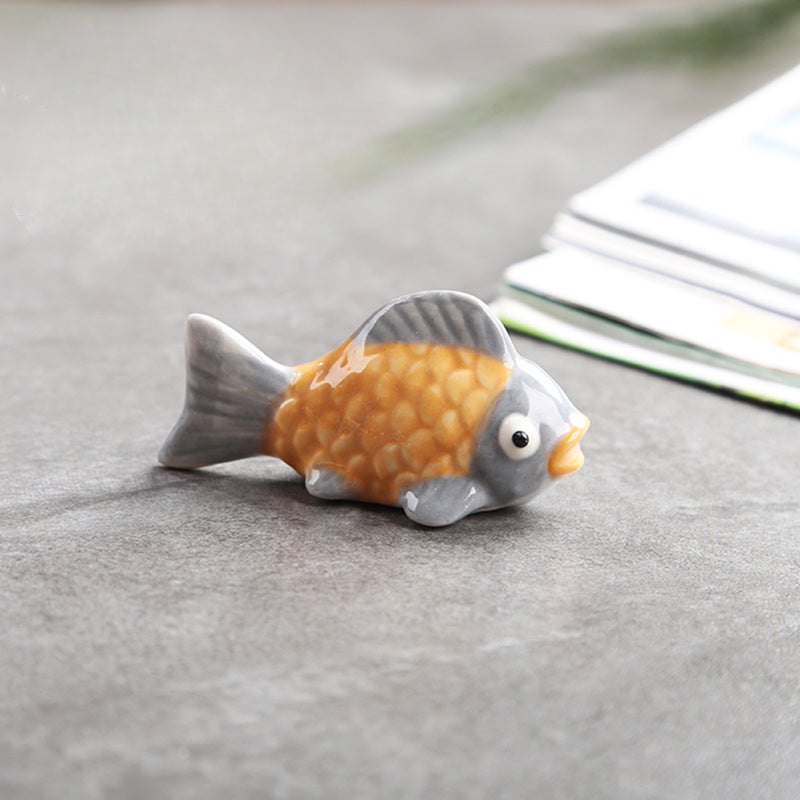 Gohobi Colourful Goldfish Chopstick Rest