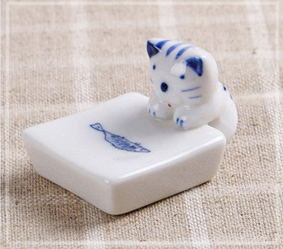 Gohobi Blue and White Ceramic Dog and Cat Chopstick Rest