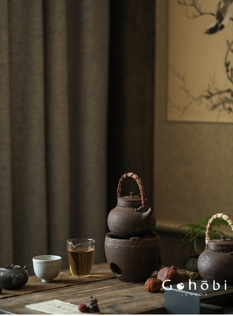 Gohobi Old Rock Mud Beam-Lifted Teapot – Handmade Coarse Pottery Kettle (580ml)