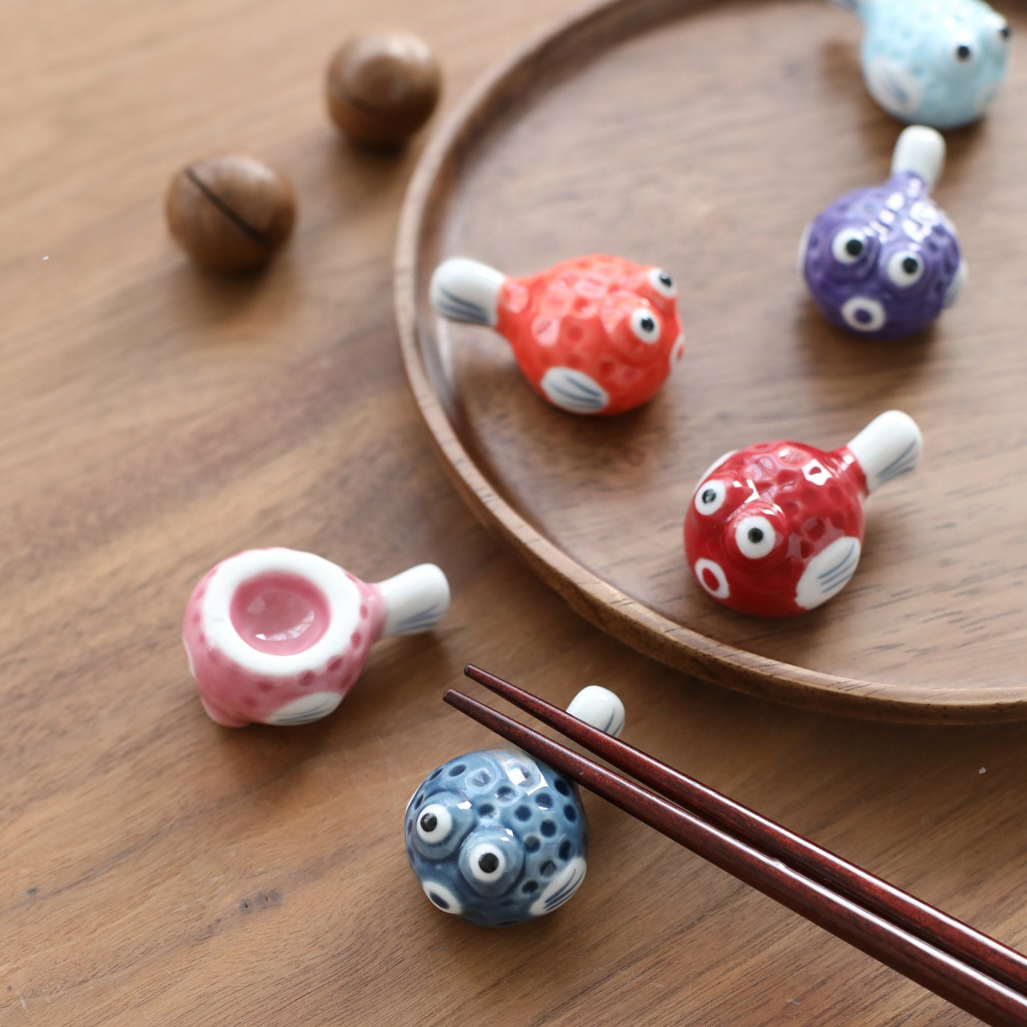 Gohobi Ceramic Puffers Fish Chopstick Rest