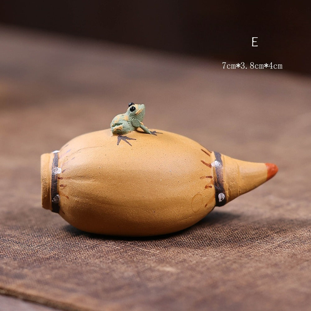 Gohobi Yixing Purple Clay Lotus Frog Tea Pet – Handmade Water-Spraying Lucky Ornament