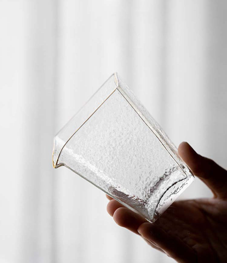 Pichet carré en verre fait main Gohobi