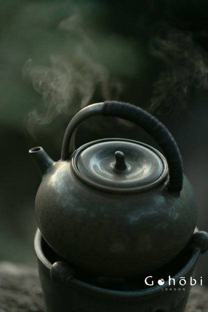 Gohobi Handmade Rattan Beam Teapot – Artisan Pottery Brewing Kettle (400ml, 2 Colours)