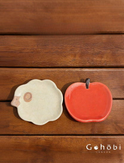 Gohobi Japanese Minoya Ceramic Small Dessert Plate Sheep and Apple Shaped [Made in Japan]
