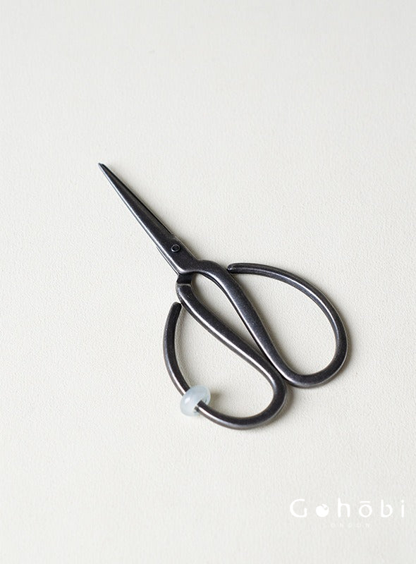 Gohobi Handmade Old Iron Tea Scissors with Storage Bag – Portable Tea Ceremony Accessory