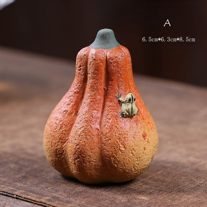 Gohobi Yixing Purple Clay Gourd Frog Tea Pet – Handmade Water-Spraying Ornament