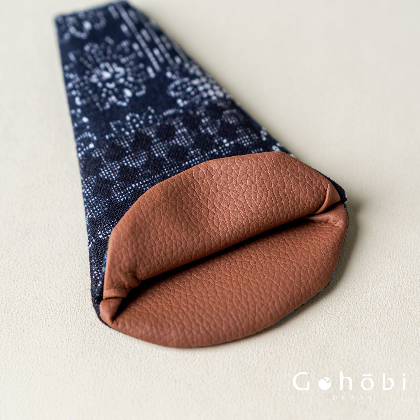 Gohobi Handmade Old Iron Tea Scissors with Storage Bag – Portable Tea Ceremony Accessory