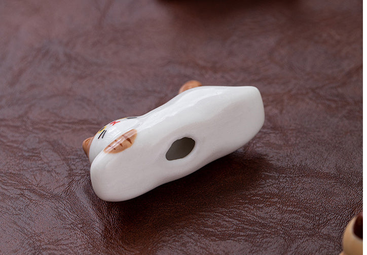 Gohobi Ceramic Lying Cat Chopstick Rest