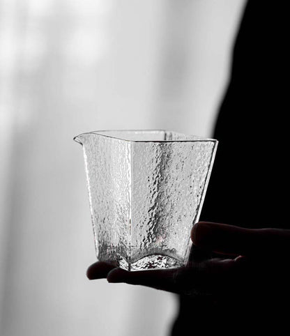 Pichet carré en verre fait main Gohobi