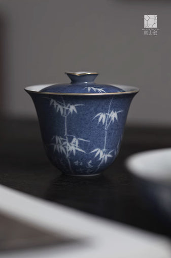 [賦山敘 x Gohobi] “Qingping Yue” Splash-Blue Carved Gaiwan – Bamboo Pattern Double-Walled Ceramic Gongfu Tea Bowl
