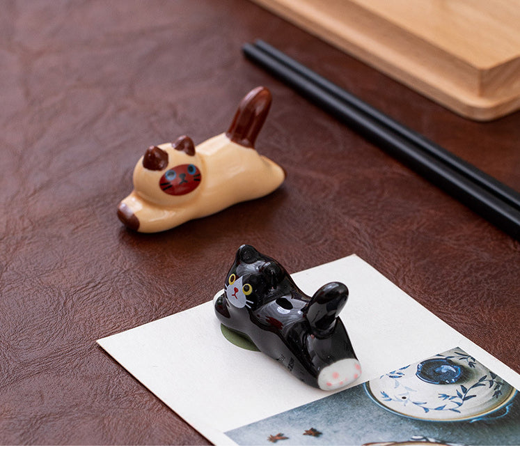 Gohobi Ceramic Lying Cat Chopstick Rest