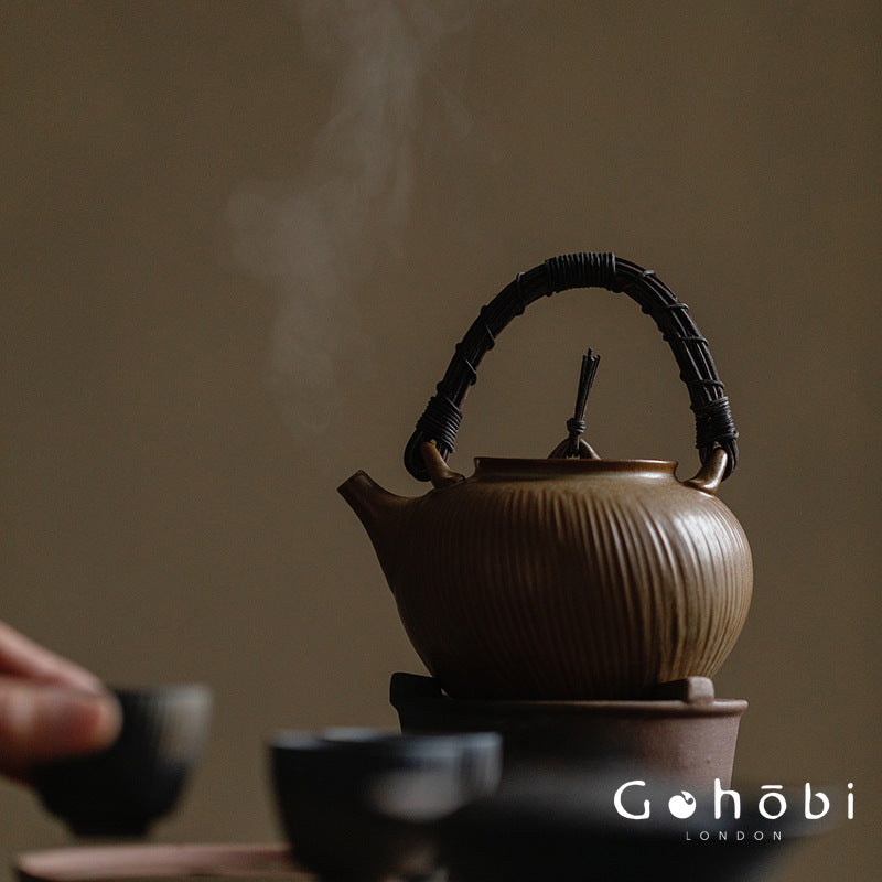 Gohobi Japanese Pottery Rattan-Woven Teapot – Handmade Open Flame Kettle (500ml, 2 Colours)