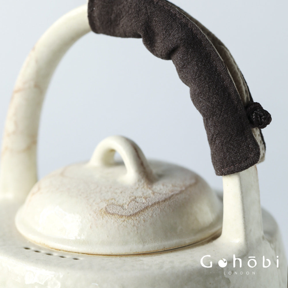 Gohobi Firewood Shino Beam Pot – Handmade 1L Ceramic Teapot