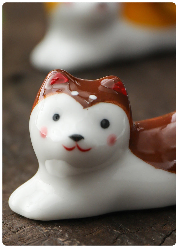 Gohobi Ceramic Lying Dog Chopstick Rest